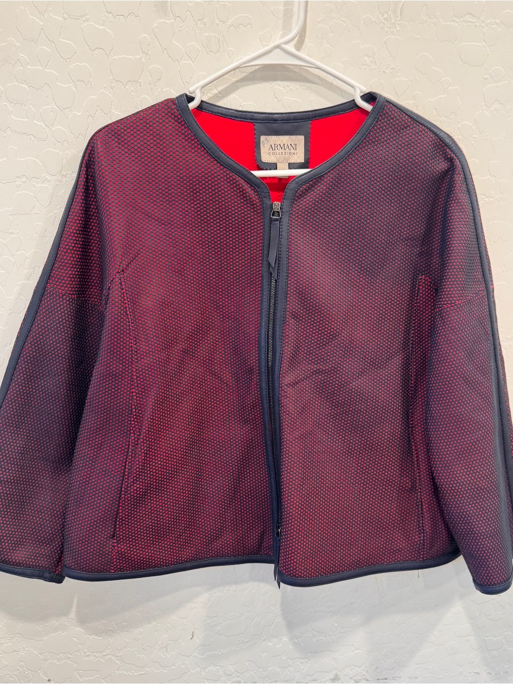 Armani Collezioni Jacket Womens 6 Red Black Mesh Zip No Collar Designer Luxury